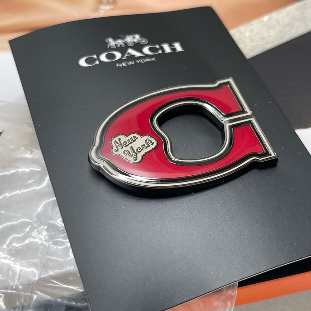 (new+tag) Coach New York rare pin brooch size 1.5 inch
